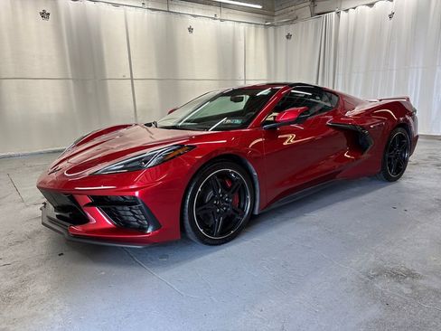 Used 2022 Chevrolet Corvette Stingray Premium Cpe w/ Z51 Performance Package RWD image 1