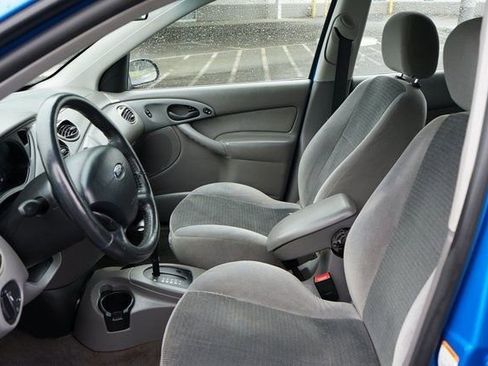 Used 2002 Ford Focus ZX5 Hatchback image 11