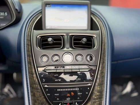 Used 2019 Aston Martin DB11 Volante image 50