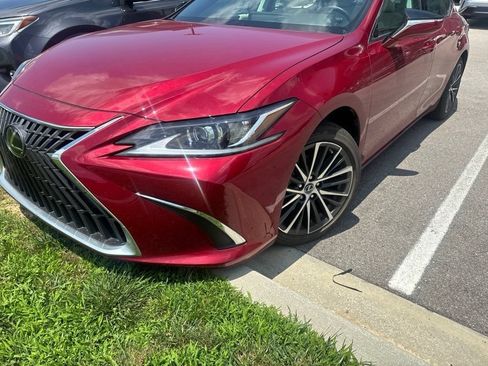 Used 2024 Lexus ES 350 w/ Premium Package FWD image 2