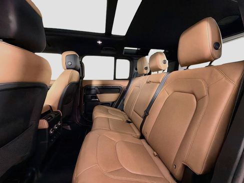 Certified 2025 Land Rover Defender 110 X-Dynamic SE AWD/4WD image 26