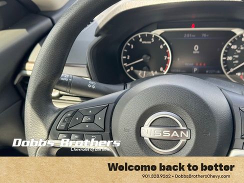 Used 2023 Nissan Altima 2.5 SV FWD image 18