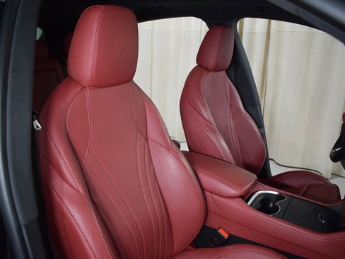 Used 2023 Maserati Grecale Modena AWD/4WD image 21