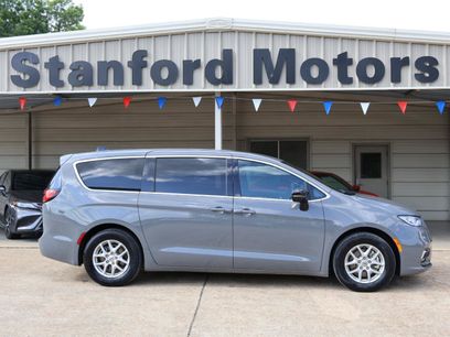 Used 2023 Chrysler Pacifica Touring-L