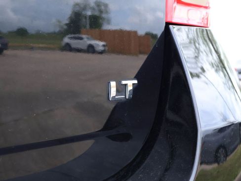 Used 2017 Chevrolet Equinox LT w/ Convenience Package image 7