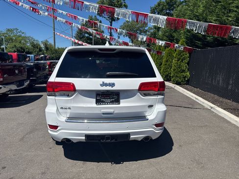 Used 2020 Jeep Grand Cherokee Overland AWD/4WD image 5