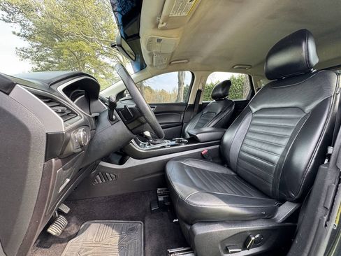 Used 2015 Ford Edge SEL w/ Equipment Group 201A AWD/4WD image 16