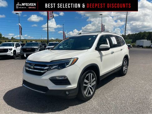 Used 2017 Honda Pilot Touring image 1