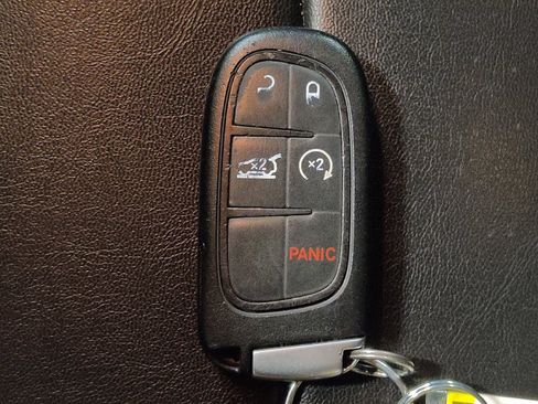 Used 2021 Jeep Cherokee Trailhawk w/ Trailer Tow Group image 32