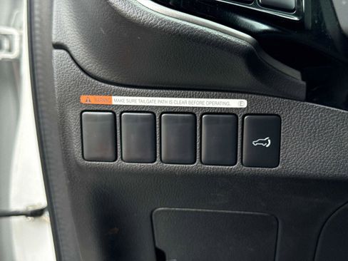 Used 2016 Mitsubishi Outlander SEL FWD image 30