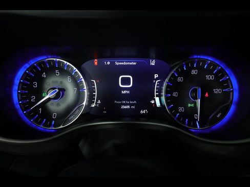 Used 2025 Chrysler Pacifica Select image 24