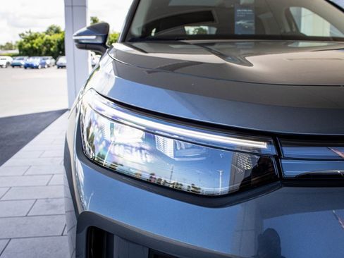 Certified 2025 Volkswagen Tiguan SE image 7