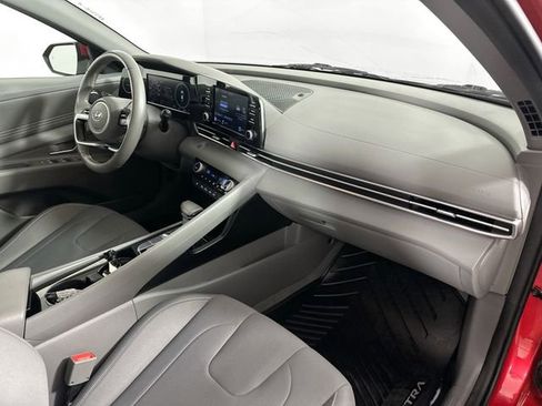 Used 2022 Hyundai Elantra SEL w/ Convenience Package image 28