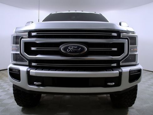 Used 2022 Ford F250 Platinum w/ FX4 Off-Road Package AWD/4WD image 5