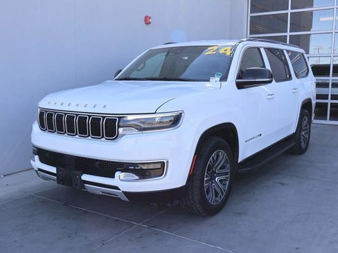 Used 2024 Jeep Wagoneer L Series II w/ Flexible Seating Group image 1