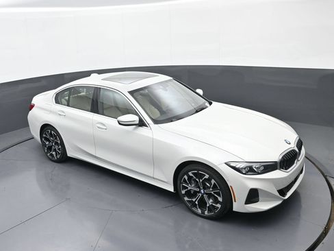New 2026 BMW 330i xDrive Sedan w/ Premium Package AWD/4WD image 30