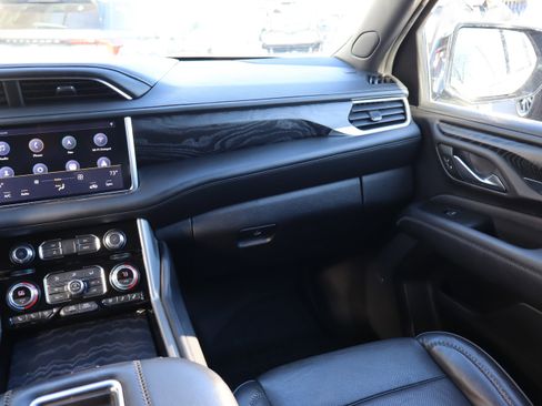 Used 2021 GMC Yukon Denali w/ Denali Premium Package image 15