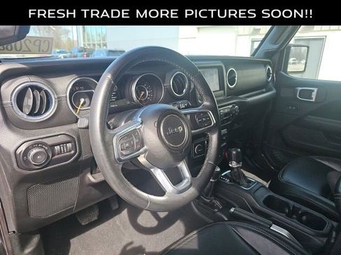 Used 2018 Jeep Wrangler Unlimited Sahara image 10
