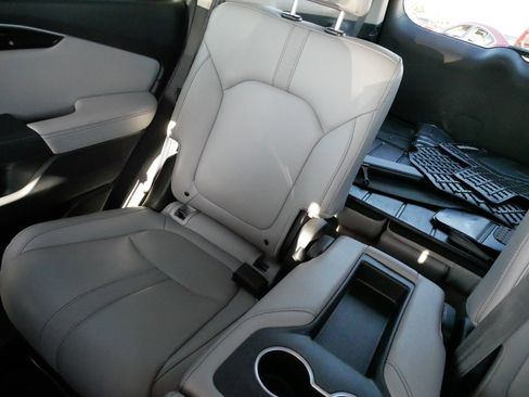 Used 2024 Honda Pilot Touring image 12