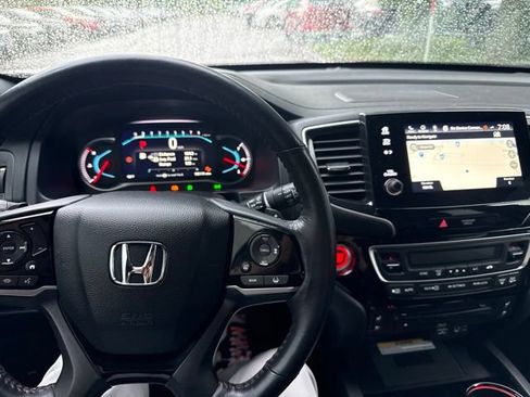 Used 2021 Honda Pilot Black Edition image 7