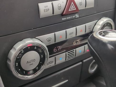 Used 2005 Mercedes-Benz SLK 350 image 31