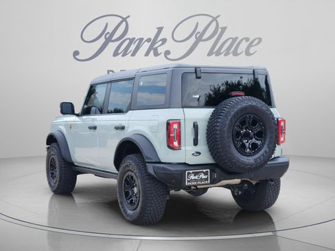 Used 2023 Ford Bronco Badlands AWD/4WD image 3
