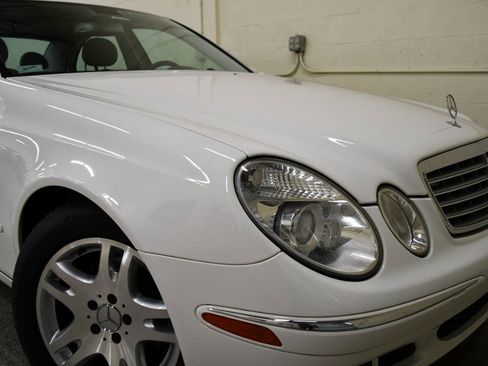 Used 2005 Mercedes-Benz E 320 CDI Sedan image 25
