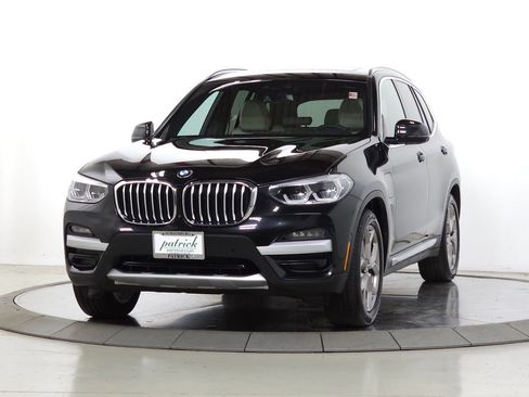 Used 2021 BMW X3 xDrive30e w/ Executive Package AWD/4WD image 3