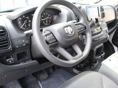 Used 2025 RAM ProMaster 2500 w/ Safety Group image 9