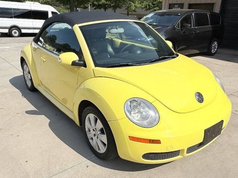 Used 2007 Volkswagen Beetle Convertible w/ Package 1 FWD image 55