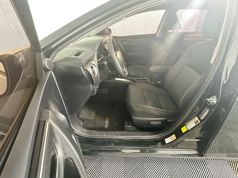 Used 2017 Toyota Corolla LE FWD image 13