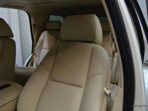 Used 2007 Cadillac Escalade AWD w/ Information Package image 17