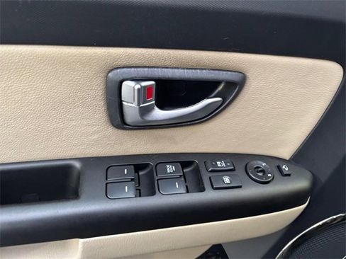 Used 2013 Kia Soul ! w/ Premium Pkg image 18