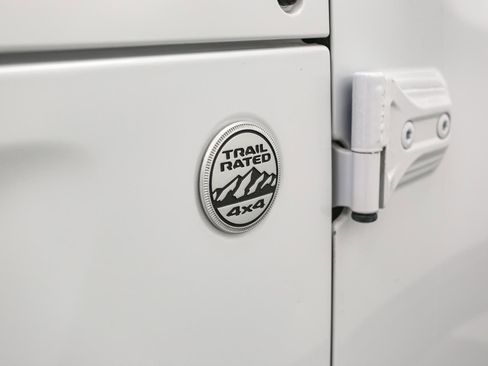 Used 2019 Jeep Wrangler Unlimited Sahara w/ Dual Top Group image 15