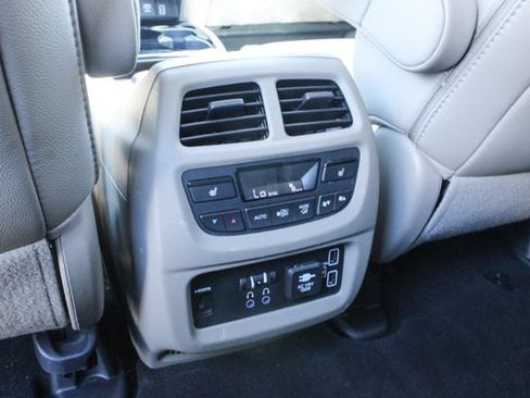 Used 2019 Honda Pilot Touring image 34