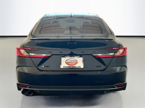 Used 2025 Toyota Camry LE image 5