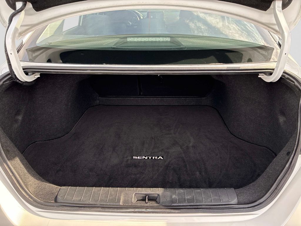 Certified 2023 Nissan Sentra SR w/ Electronics Package FWD image 13