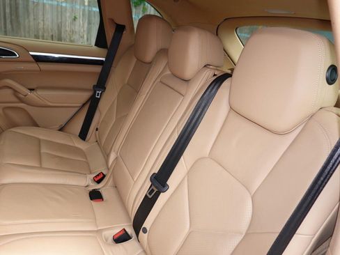 Used 2014 Porsche Cayenne S image 20