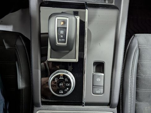 Used 2023 Mitsubishi Outlander SE image 18