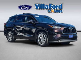 Used 2022 Toyota Highlander Platinum FWD video 1