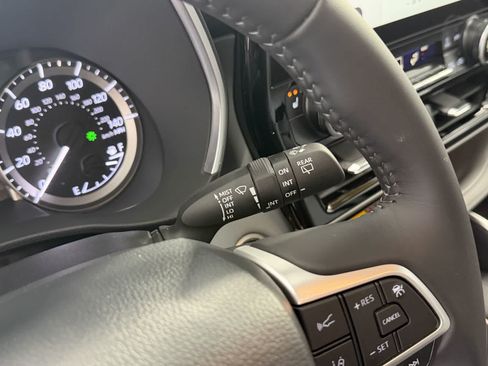 Used 2026 Toyota Highlander XLE AWD/4WD image 19