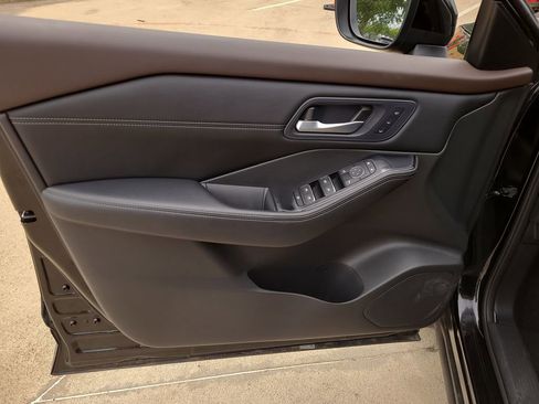 Certified 2023 Nissan Rogue SL w/ SL Premium Package FWD image 18