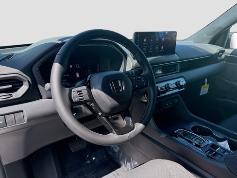 New 2026 Honda Pilot Sport image 9
