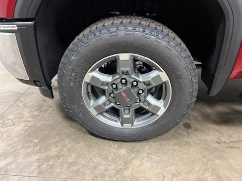 New 2026 GMC Sierra 2500 SLT w/ SLT Premium Package AWD/4WD image 9
