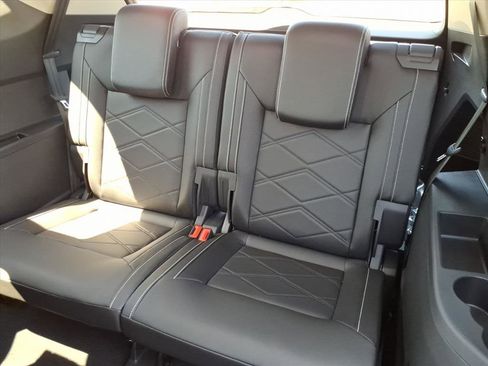 New 2026 Volkswagen Atlas SE image 12