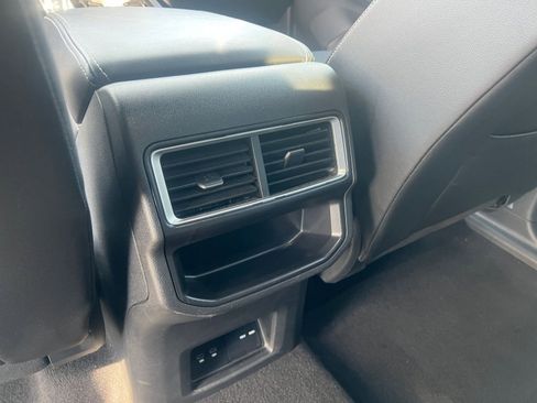 Used 2025 Volkswagen Atlas Cross Sport SE image 24