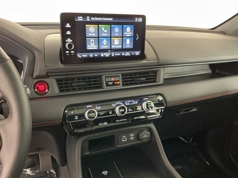 Used 2025 Honda Pilot TrailSport image 18