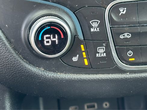 Used 2019 Chevrolet Equinox LT AWD/4WD image 16