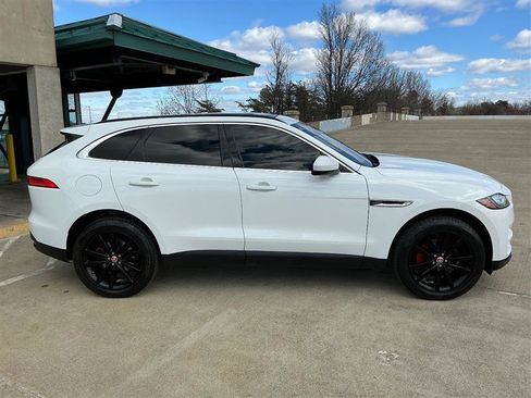 Used 2017 Jaguar F-PACE Prestige image 8