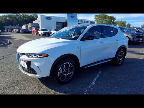 Used 2024 Alfa Romeo Tonale Ti AWD/4WD image 4